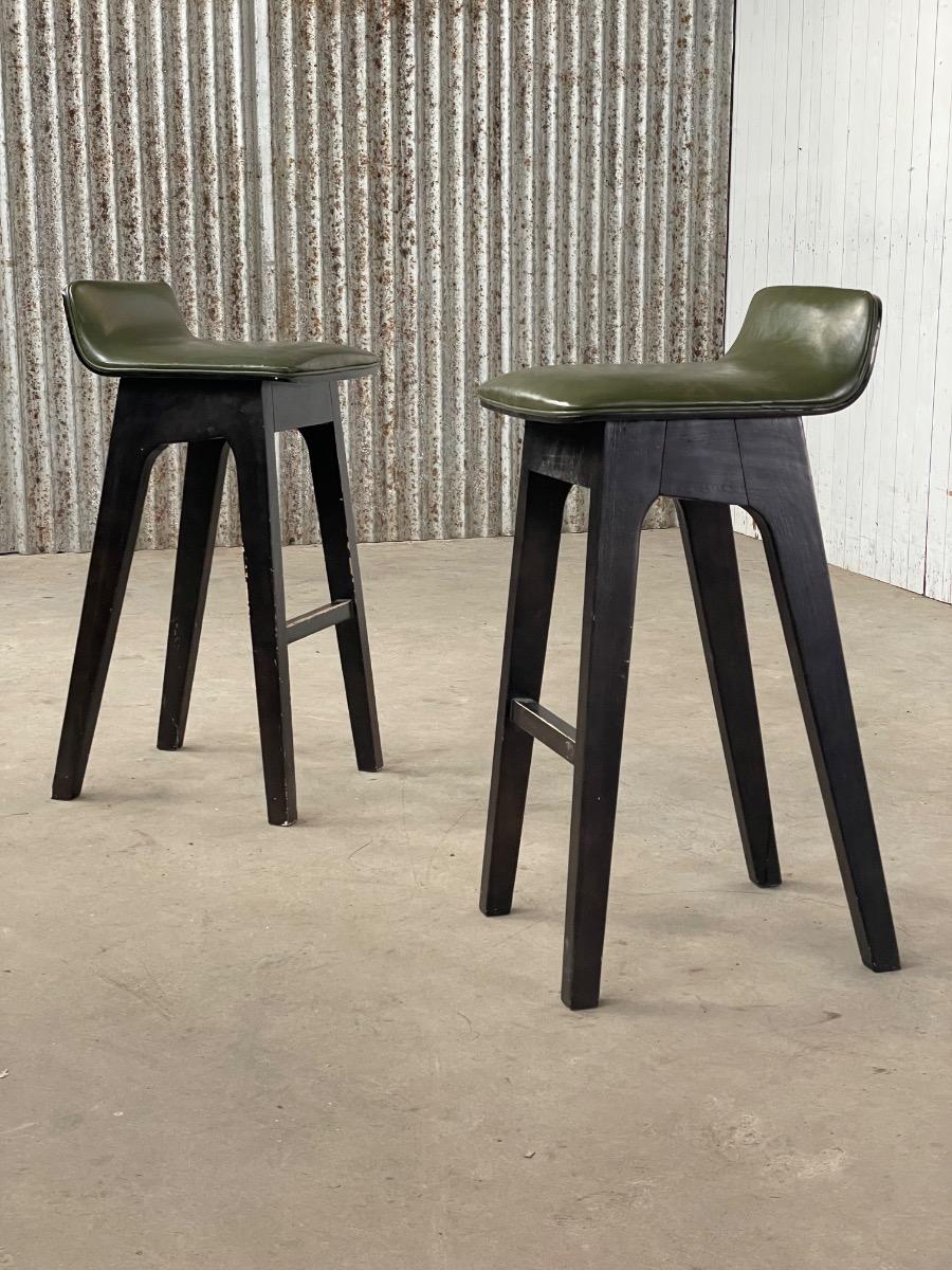 19x Vintage bar stools in green olive leather 