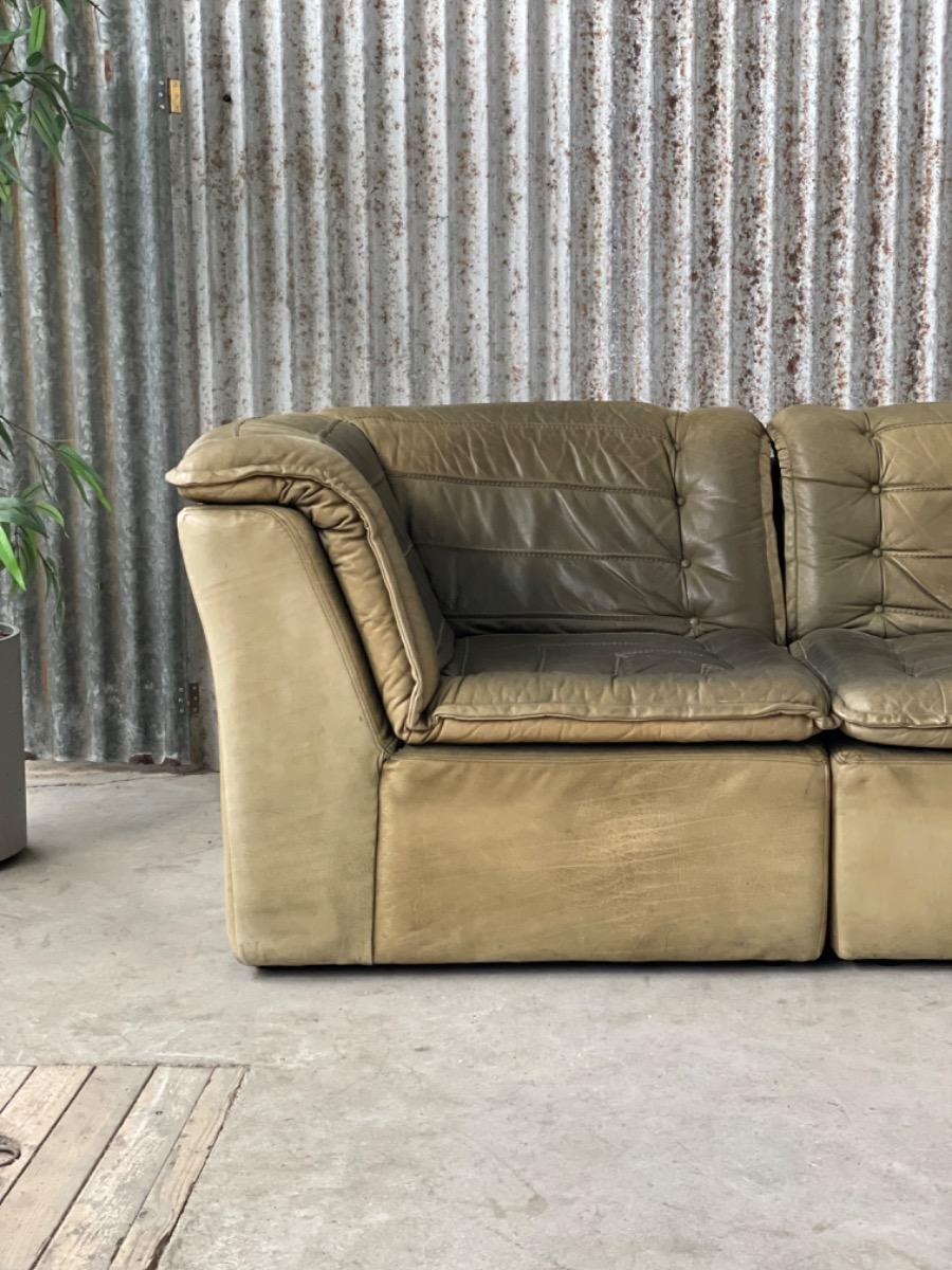 Vintage modulair corner sofa, 1970 olive green leather