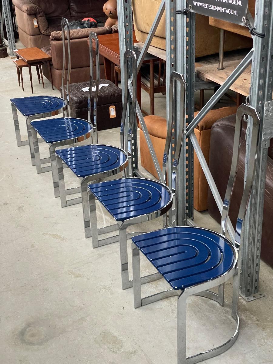 5 Chairs Postmodern by Allmilmö