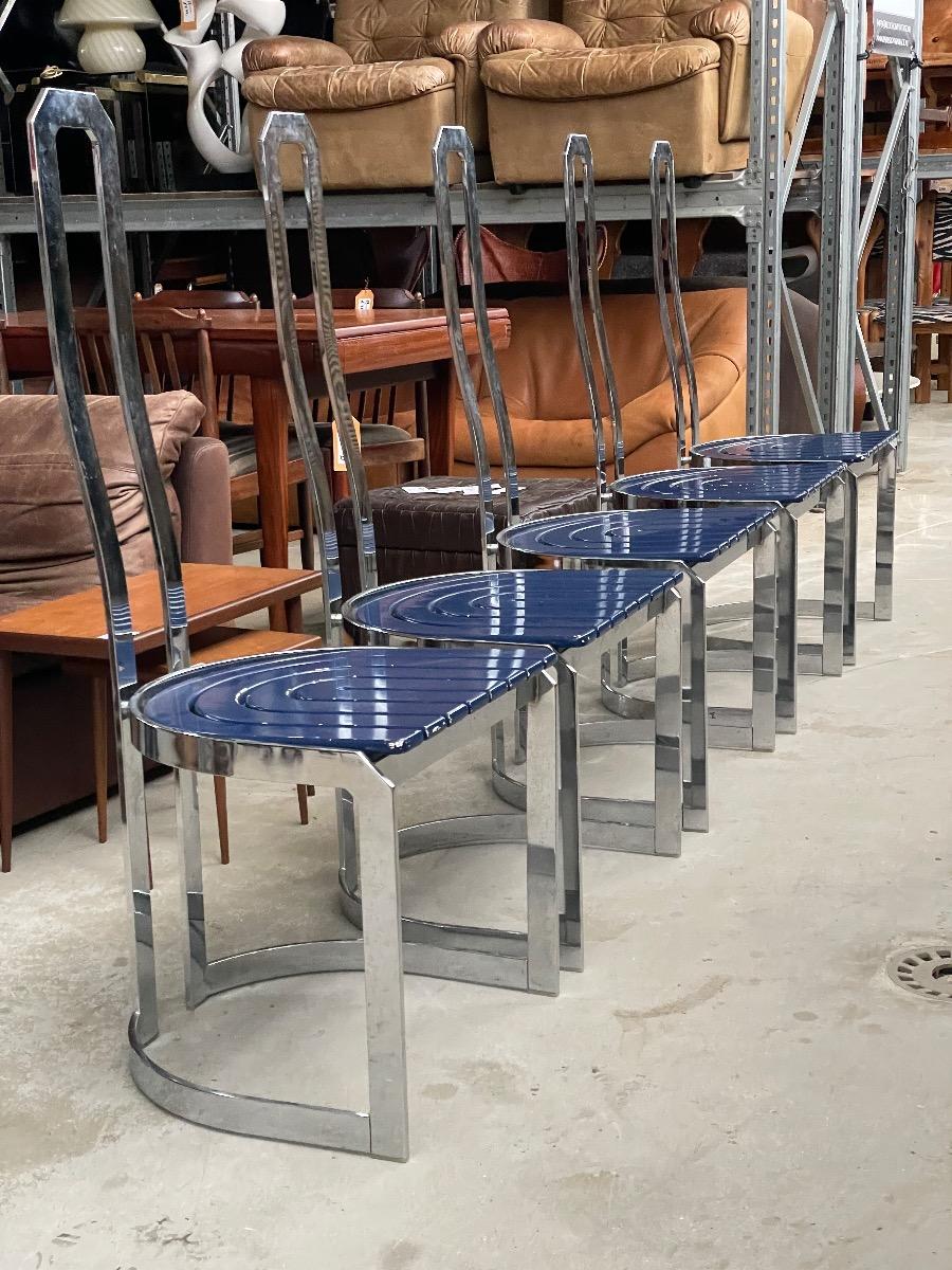 5 Chairs Postmodern by Allmilmö