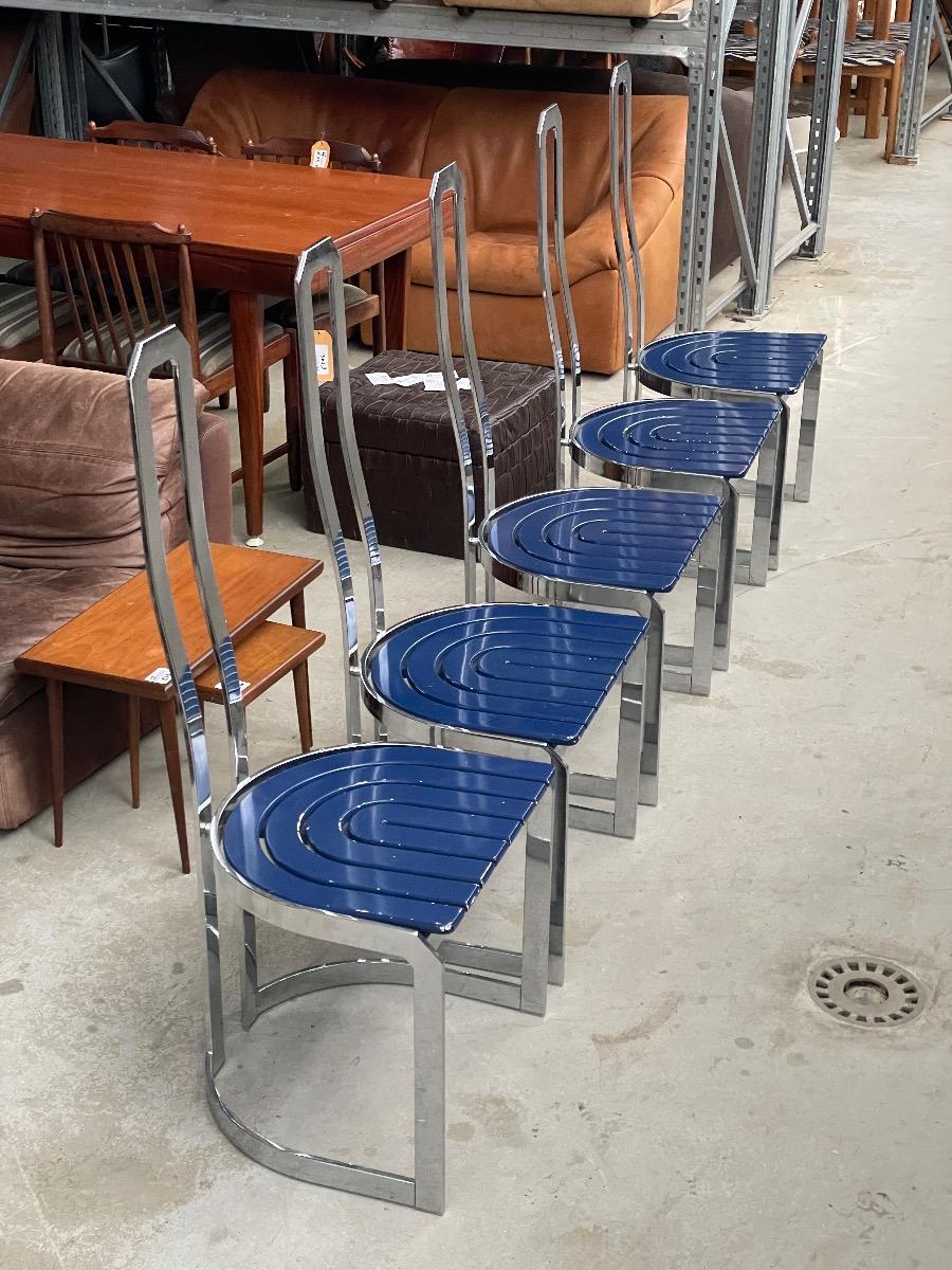 5 Chairs Postmodern by Allmilmö