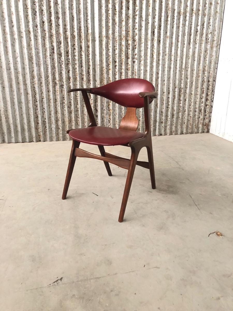 Vintage armchair cowhorn Louis van Teeffelen 