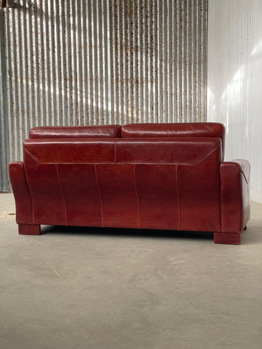 Art deco two-Seat sofa in thick brown leather design 