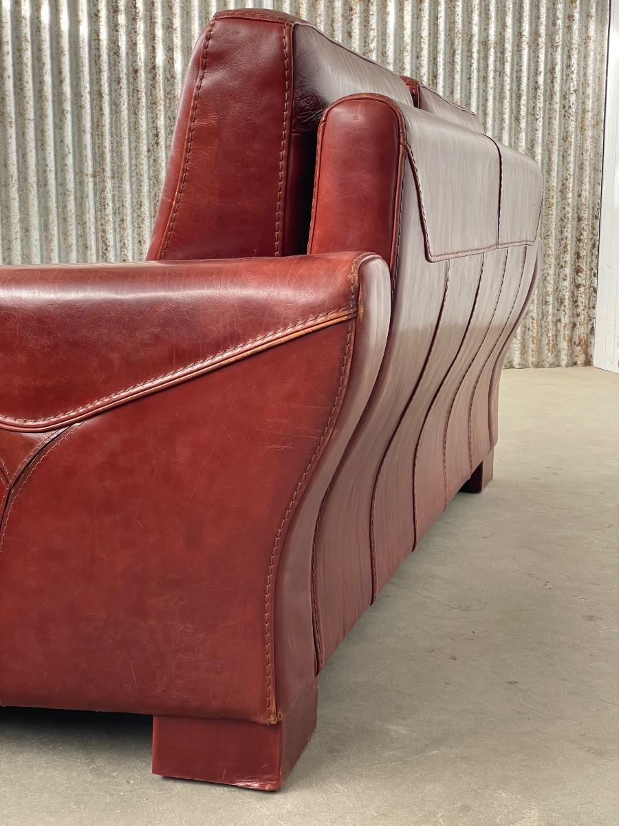 Art deco two-Seat sofa in thick brown leather design 