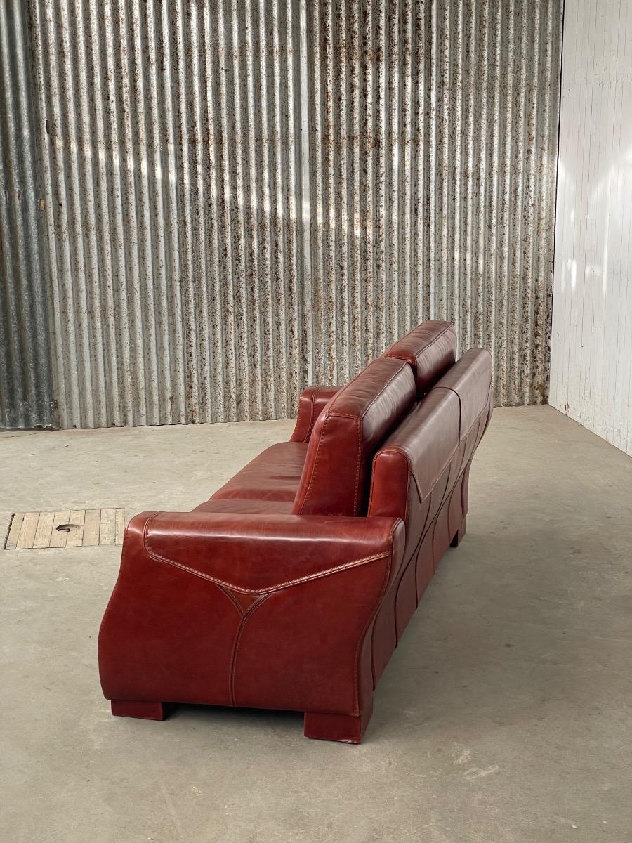 Art deco two-Seat sofa in thick brown leather design 
