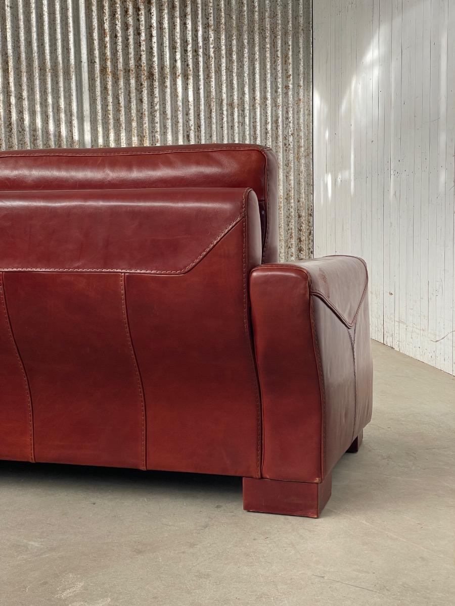 Art deco two-Seat sofa in thick brown leather design 