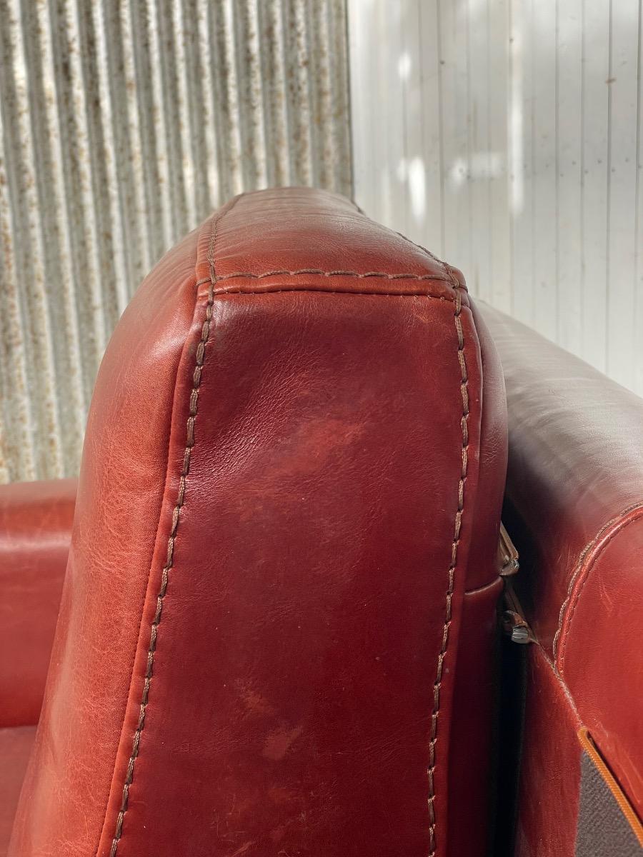 Art deco two-Seat sofa in thick brown leather design 