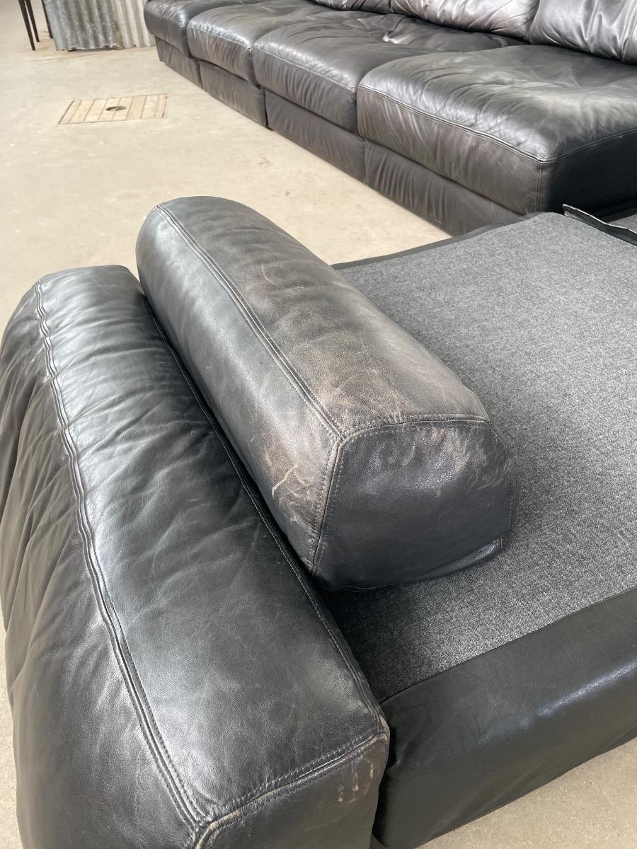 De sede DS-76 black leather sofa, Switzerland 1970s