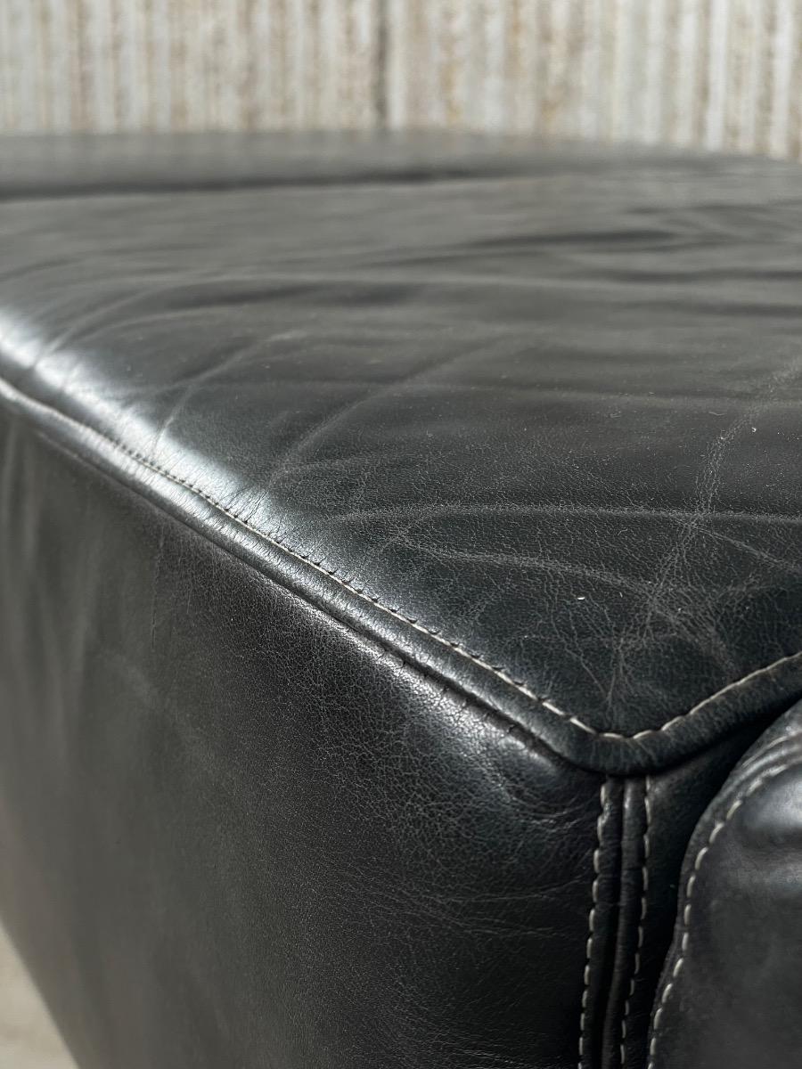 France design sofa in stainless steel and thick black leather, 1970s