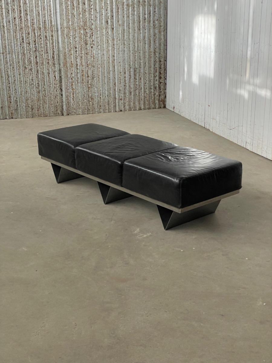 France design sofa in stainless steel and thick black leather, 1970s