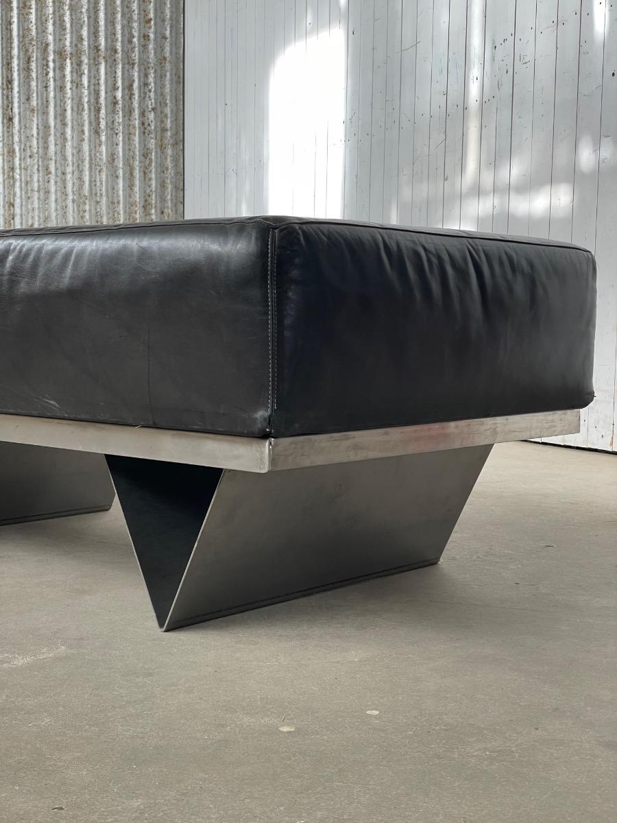 France design sofa in stainless steel and thick black leather, 1970s
