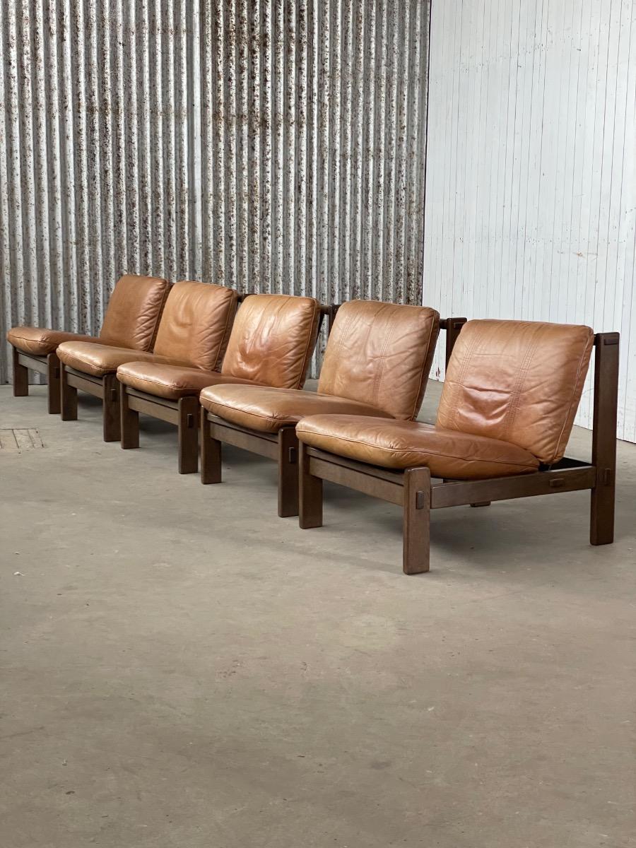 Loungechairs 5x in brown leather with oak wooden frame, 1960s