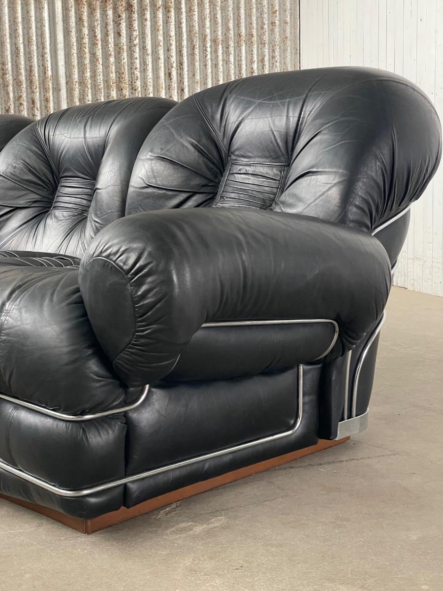 Mid century modern black leather three-seat sofa, Italy 1970s design 
