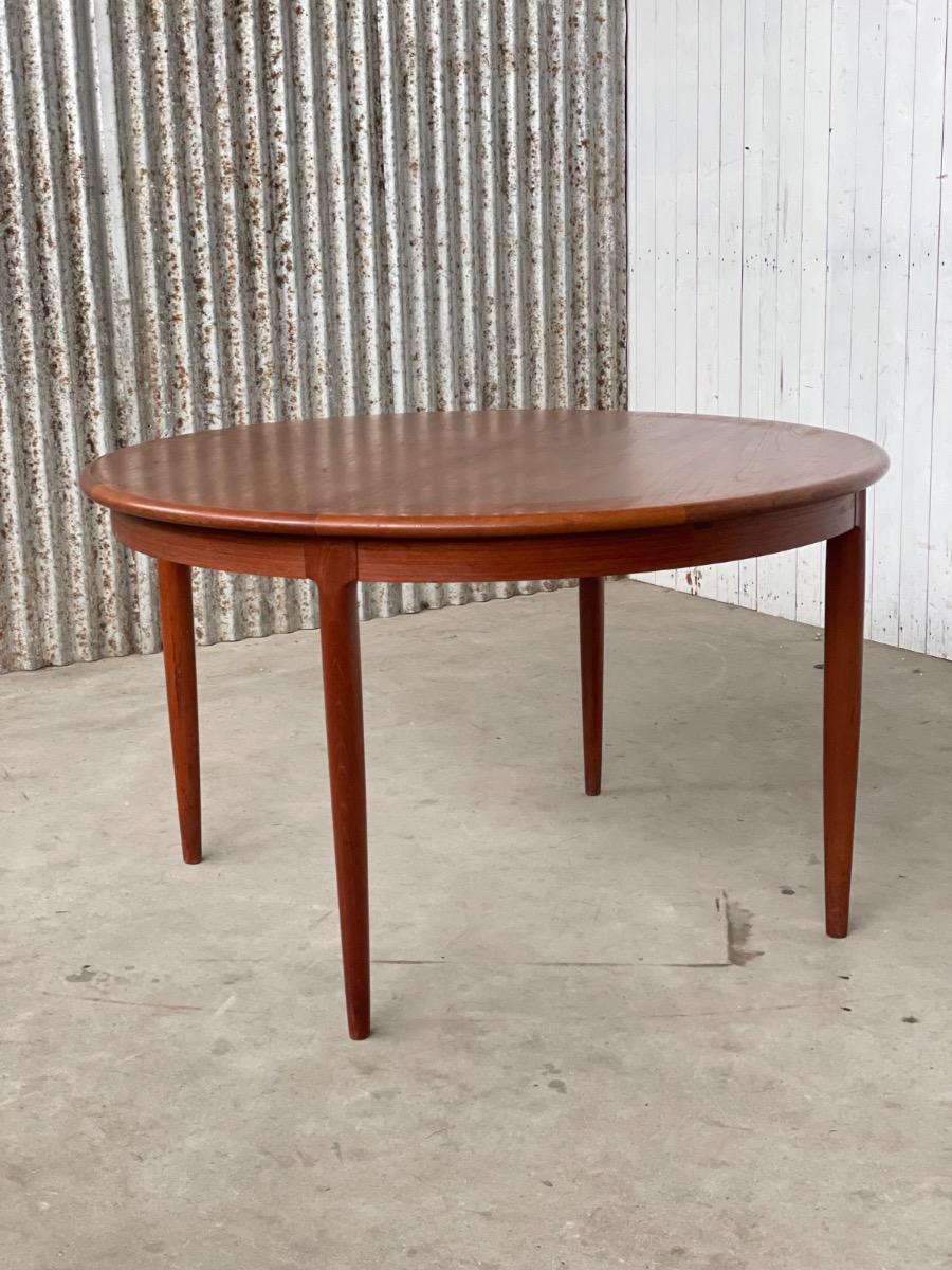 Niels Otto Møller round dining table - Model 15 - Denmark 1960 - extendable- Teak
