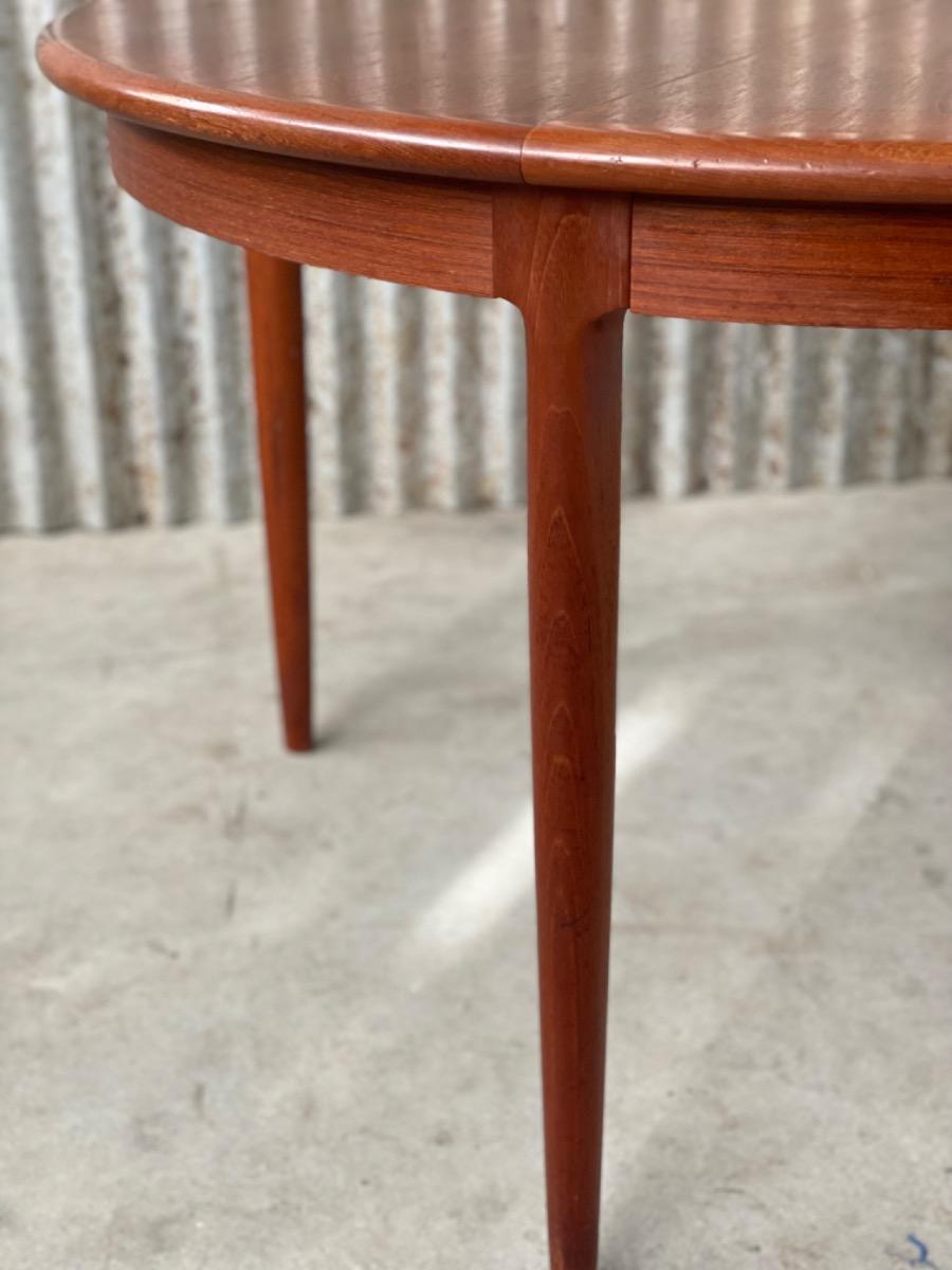 Niels Otto Møller round dining table - Model 15 - Denmark 1960 - extendable- Teak