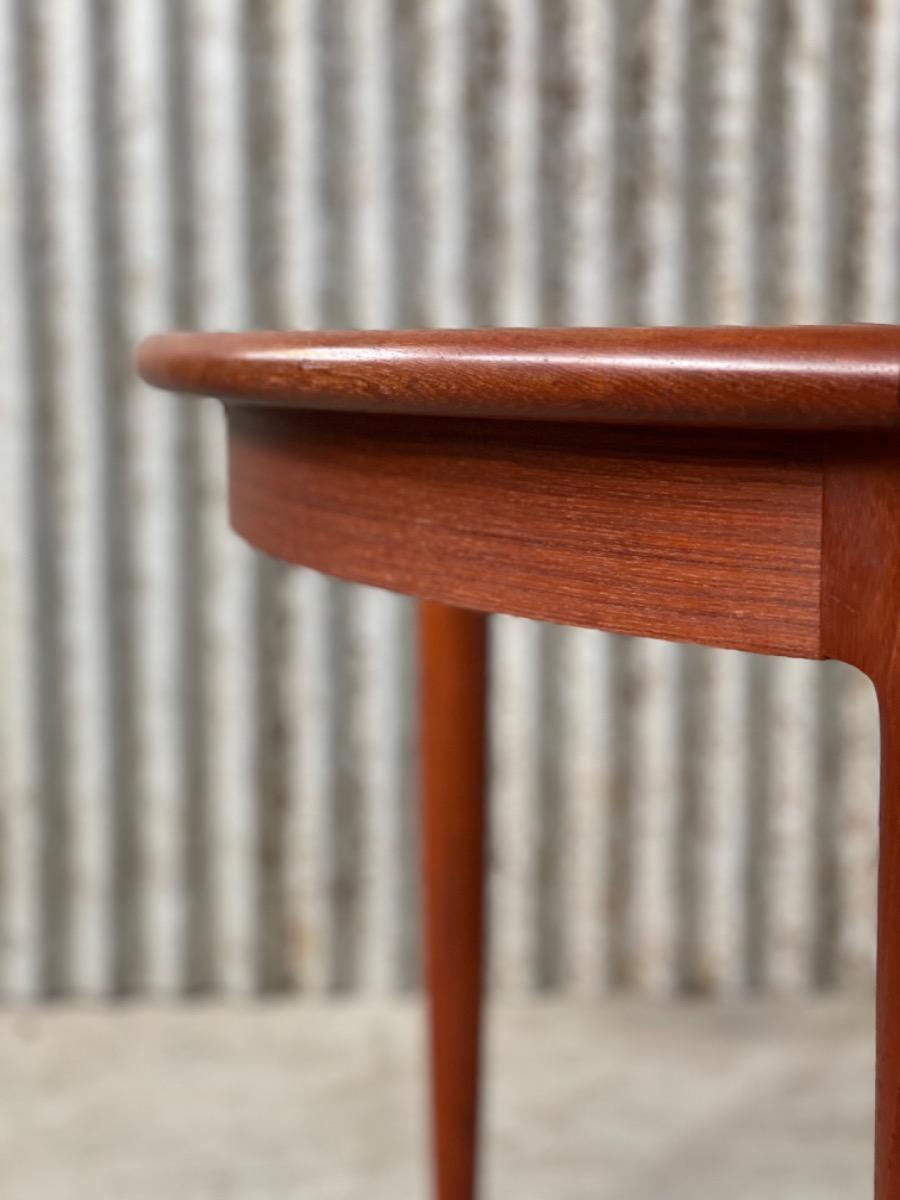 Niels Otto Møller round dining table - Model 15 - Denmark 1960 - extendable- Teak