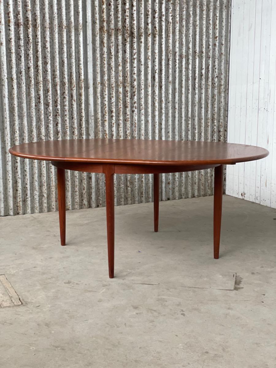 Niels Otto Møller round dining table - Model 15 - Denmark 1960 - extendable- Teak