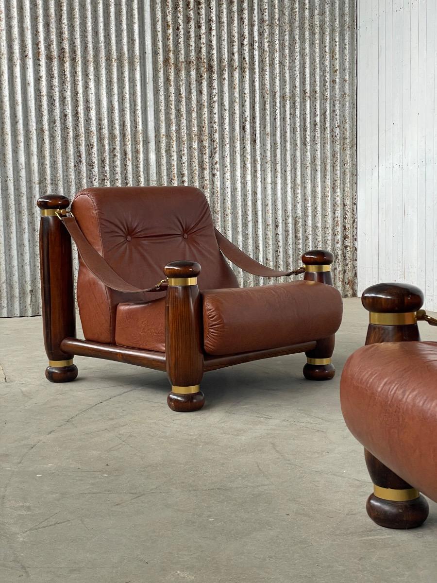Pair midcentury modern walnut, brass and brown leather armchairs, Italy 1960s 