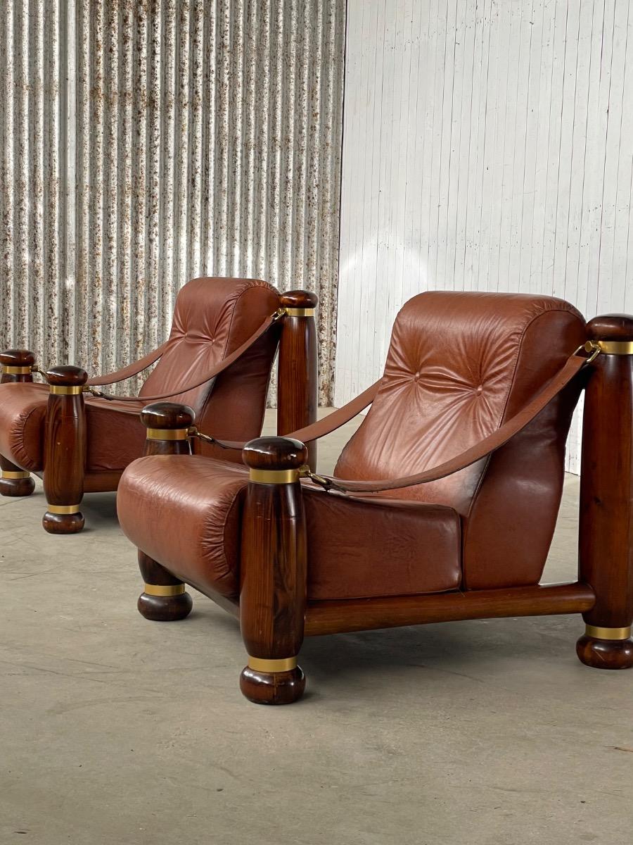 Pair midcentury modern walnut, brass and brown leather armchairs, Italy 1960s 