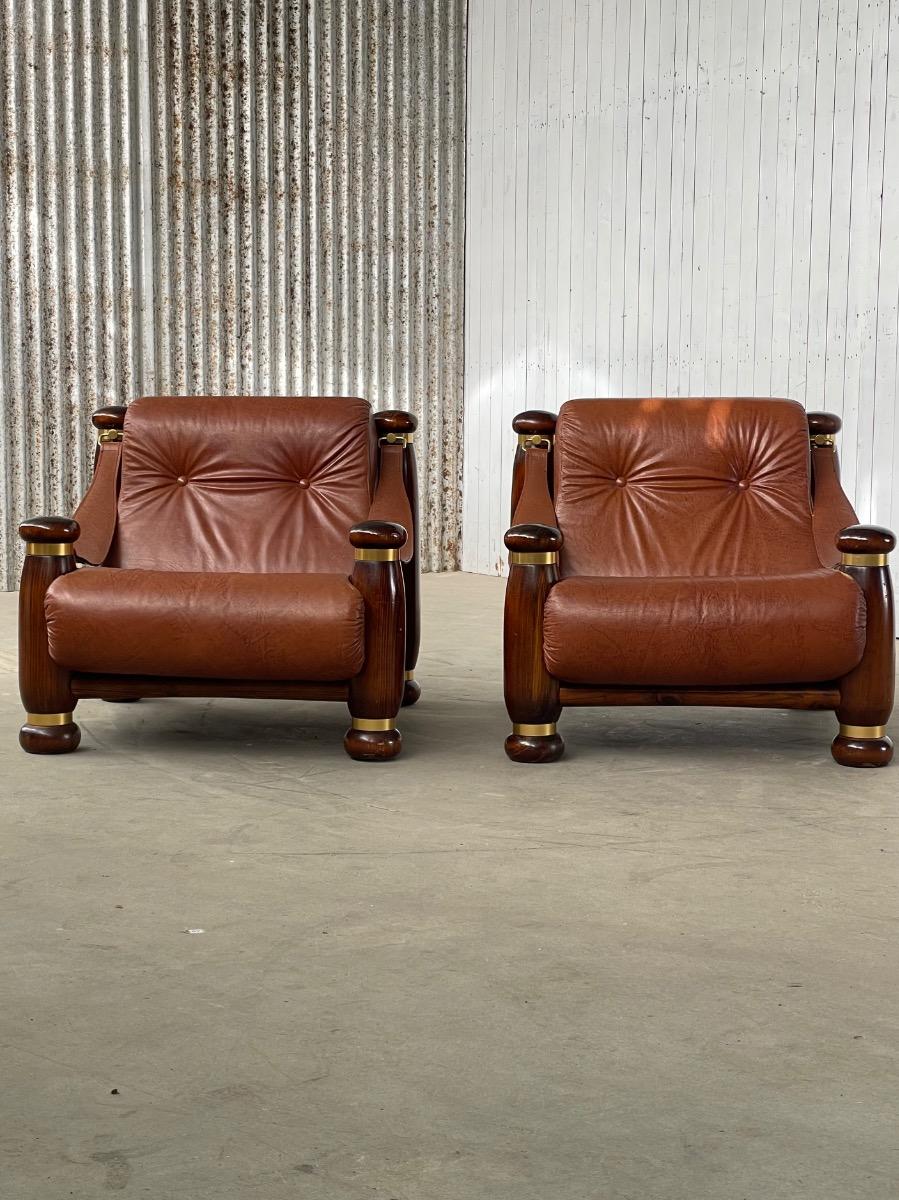 Pair midcentury modern walnut, brass and brown leather armchairs, Italy 1960s 