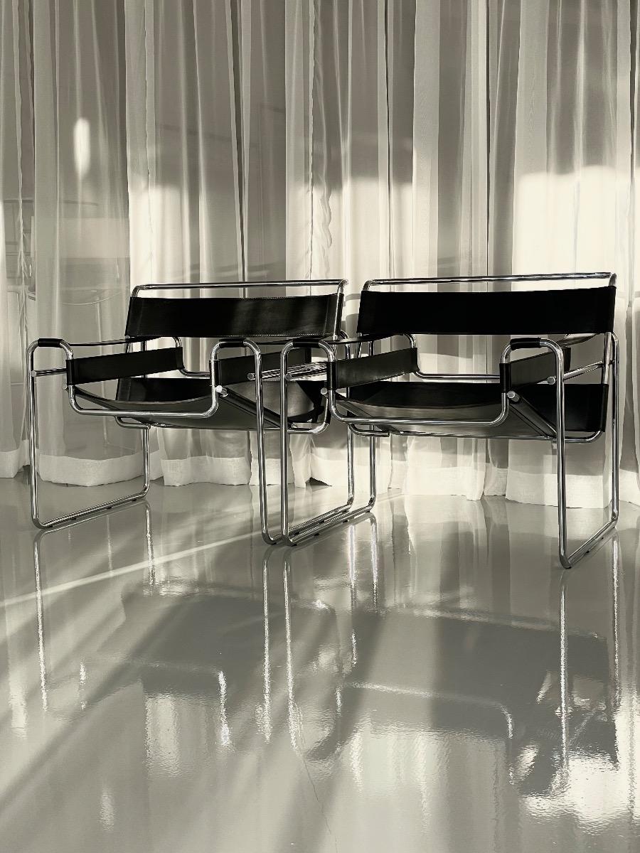 Pair Wassily lounge chairs B3 by Marcel Breuer for Knoll International