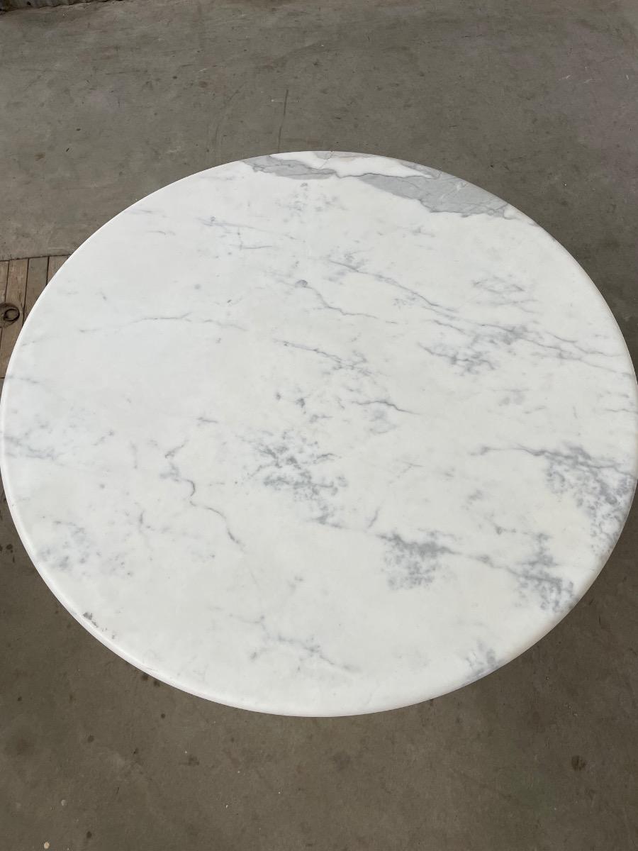 Round Carrara Marble Dining Table, Italy 1970s
