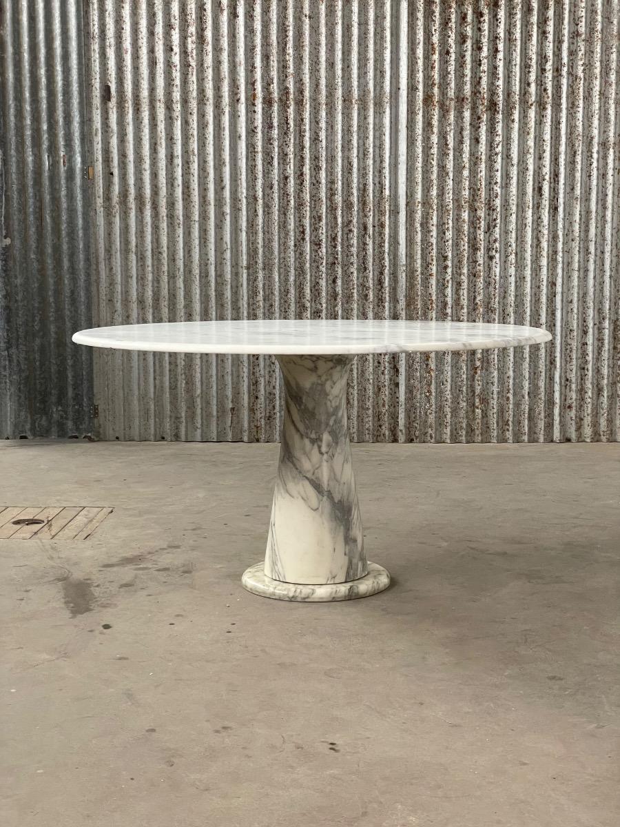 Round Carrara Marble Dining Table, Italy 1970s