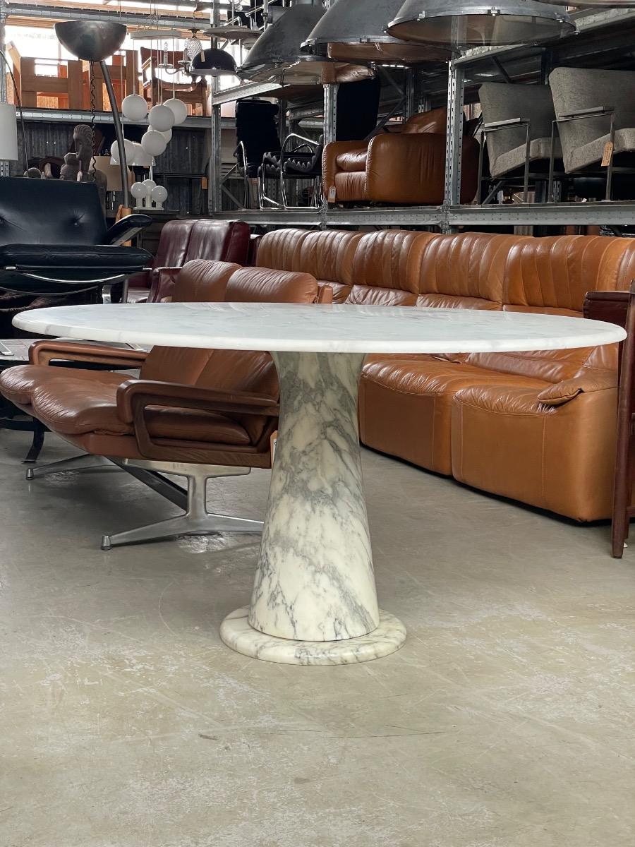 Round Carrara Marble Dining Table, Italy 1970s