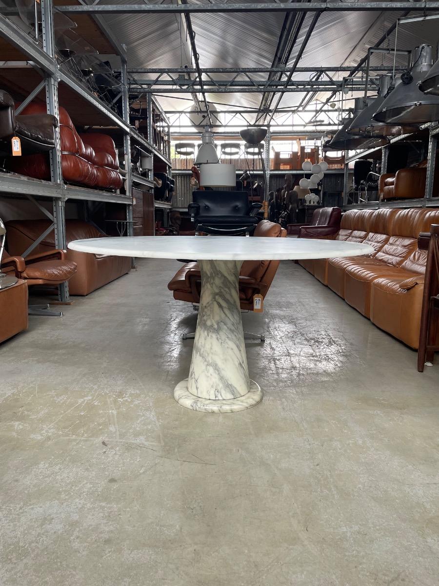Round Carrara Marble Dining Table, Italy 1970s