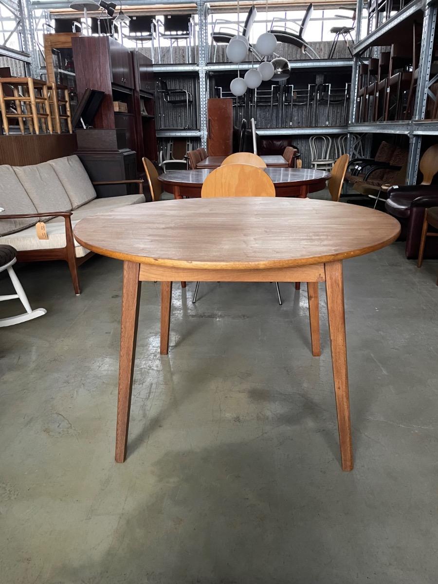 Round Extendable Table Vintage style Cees Braakman