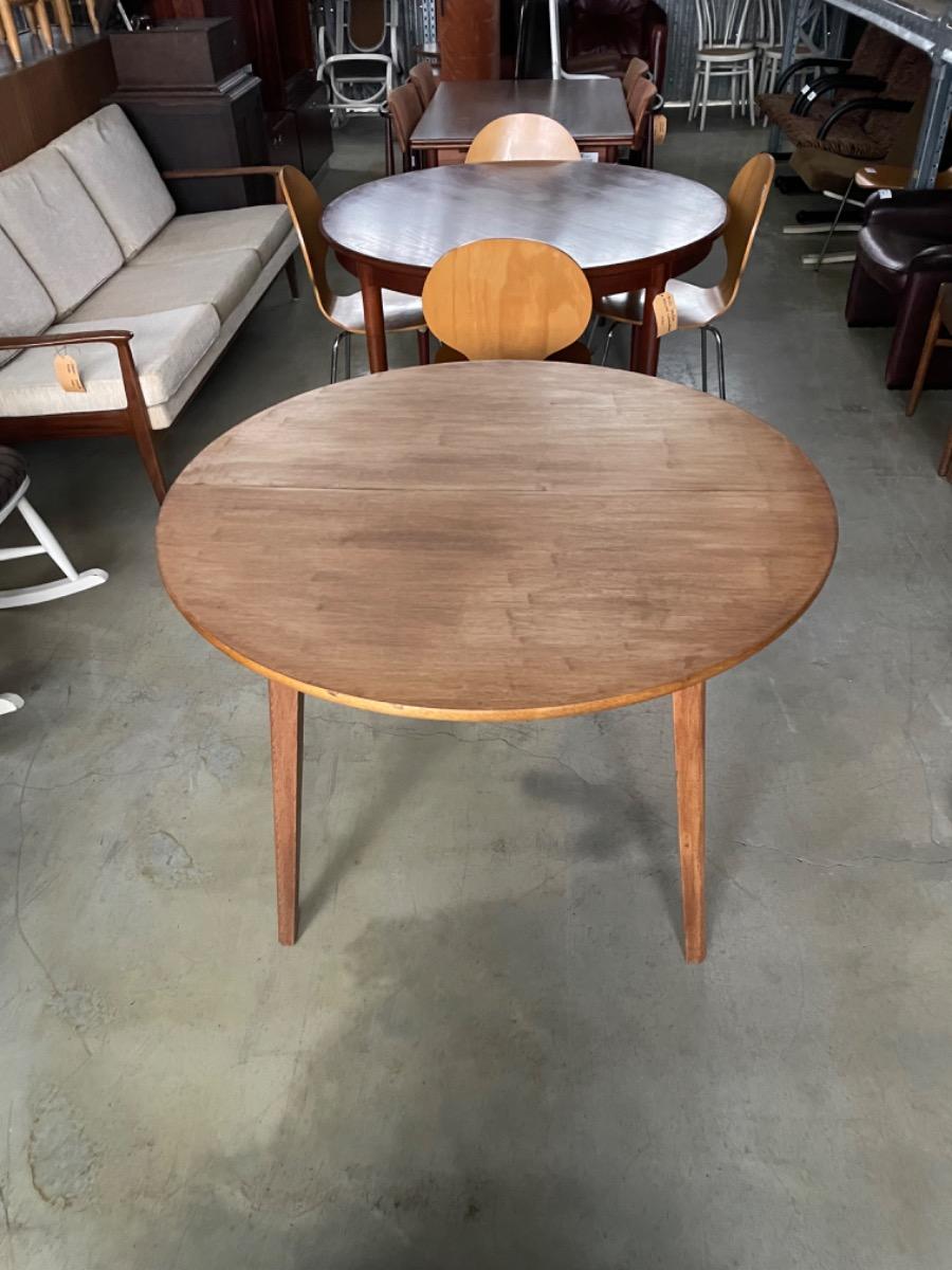 Round Extendable Table Vintage style Cees Braakman