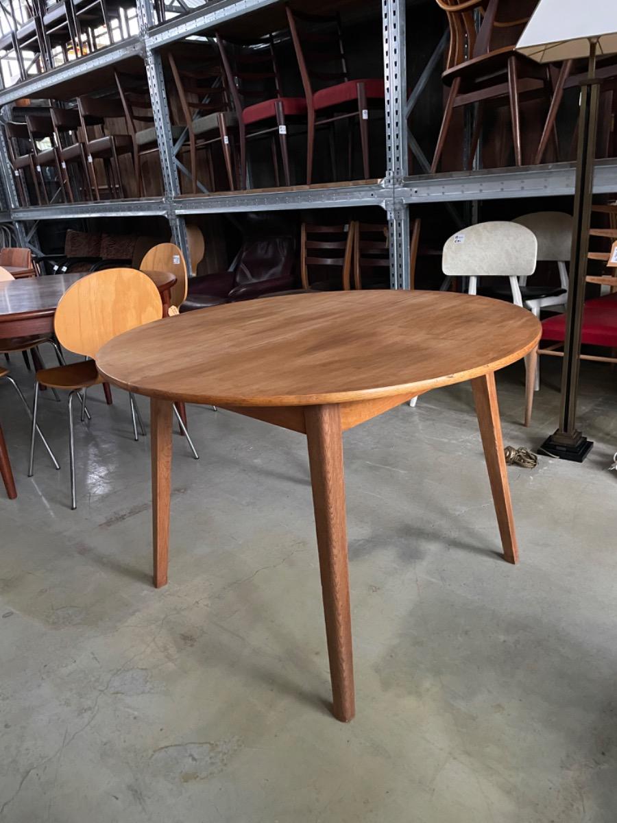 Round Extendable Table Vintage style Cees Braakman