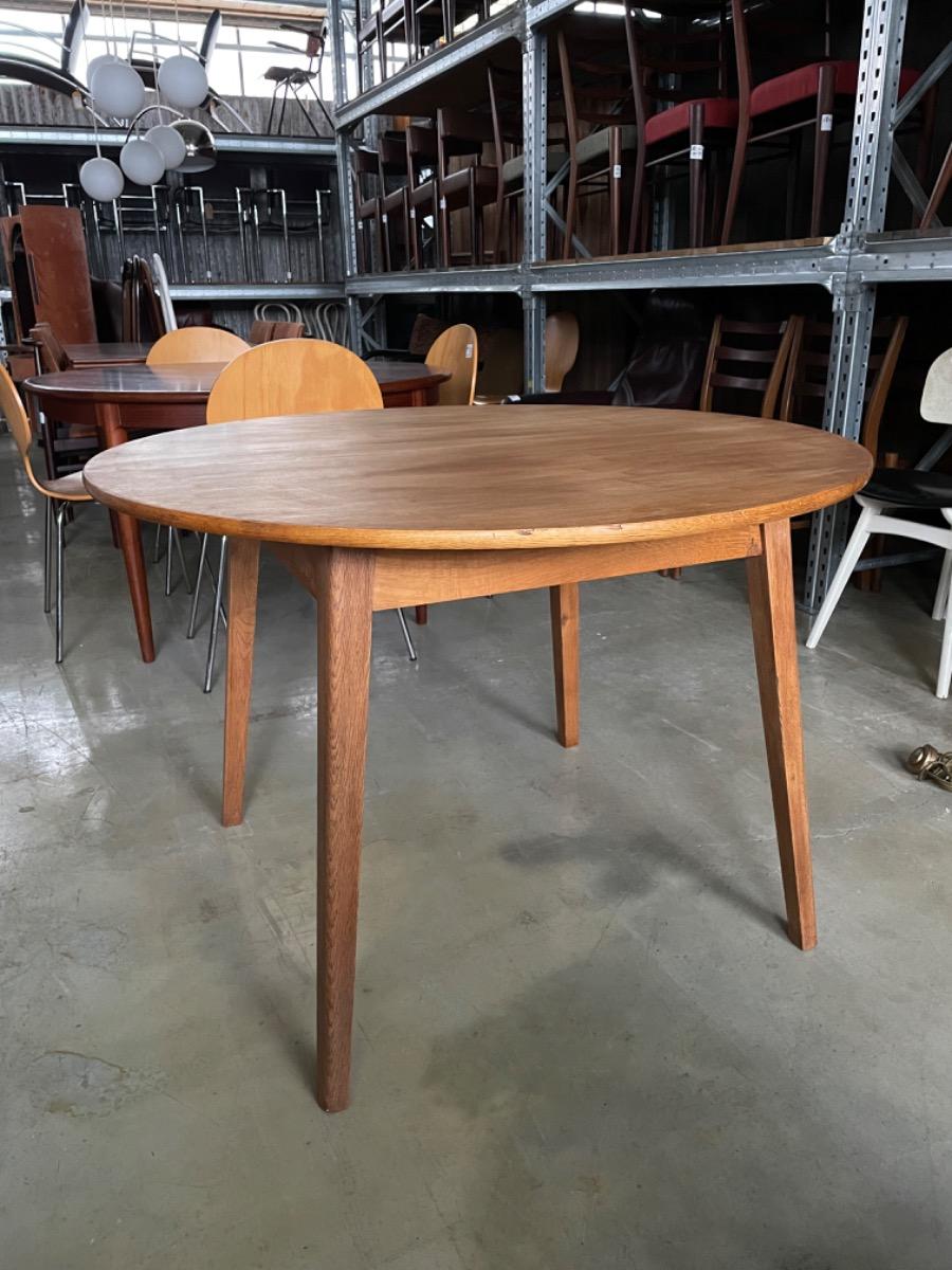 Round Extendable Table Vintage style Cees Braakman