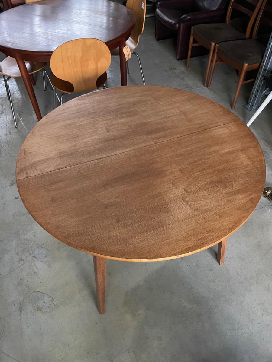 Round Extendable Table Vintage style Cees Braakman