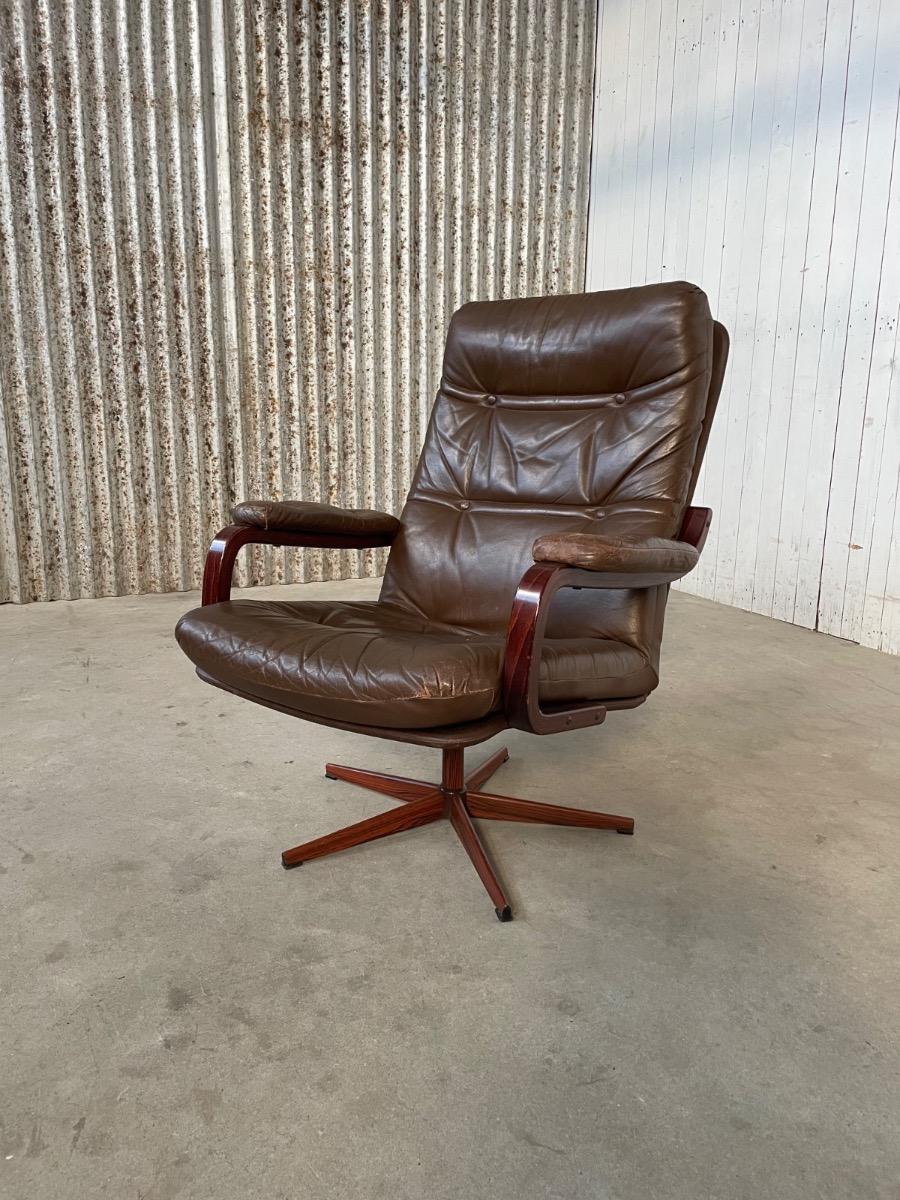 Vintage armchair - brown leather - 1970