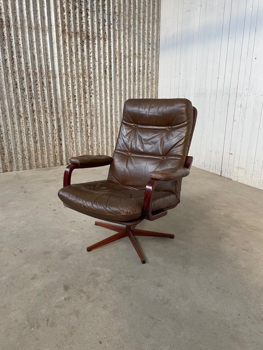 Vintage armchair - brown leather - 1970