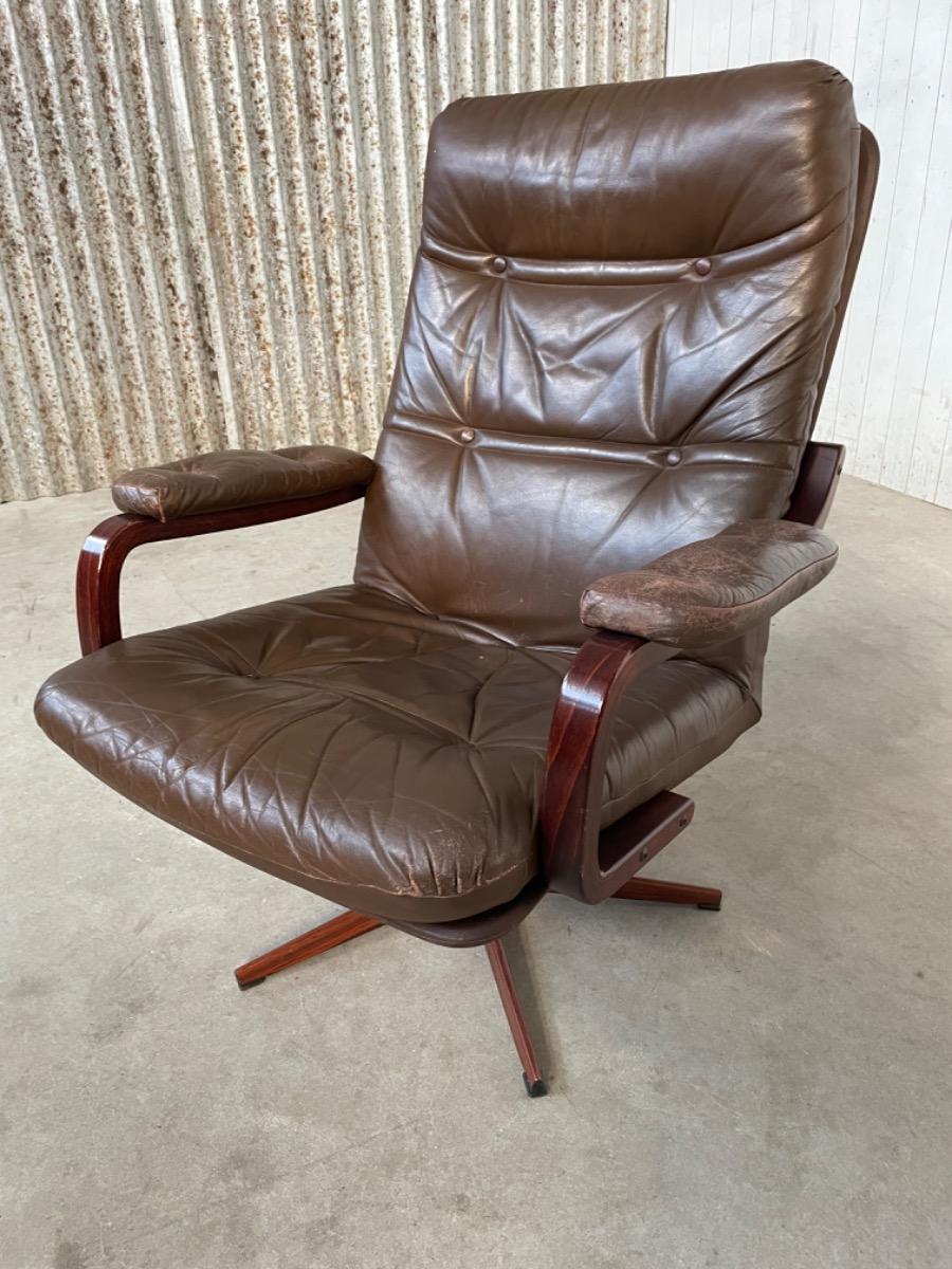 Vintage armchair - brown leather - 1970