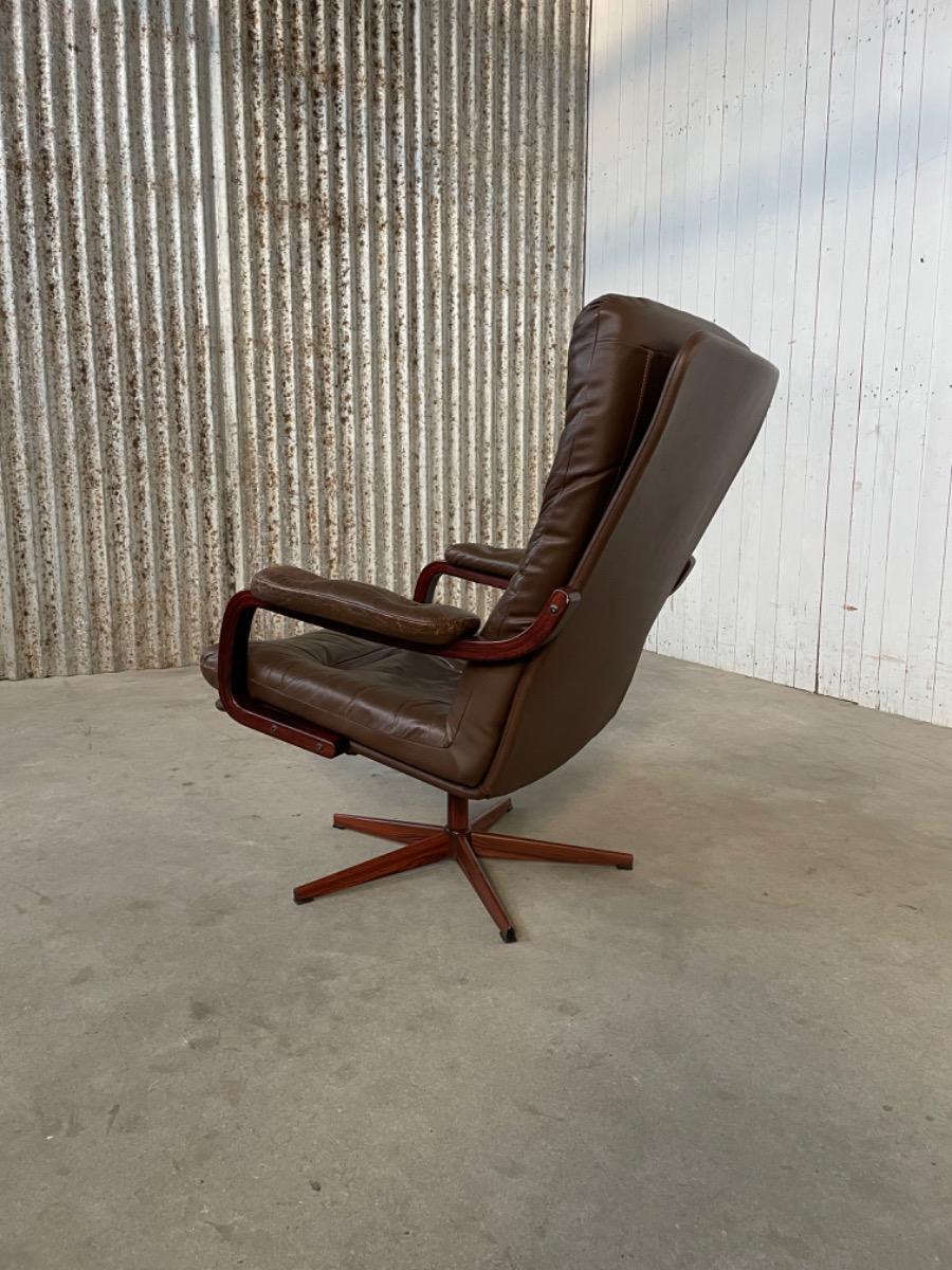 Vintage armchair - brown leather - 1970