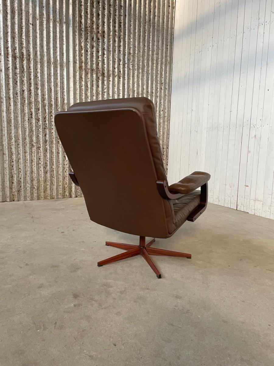 Vintage armchair - brown leather - 1970