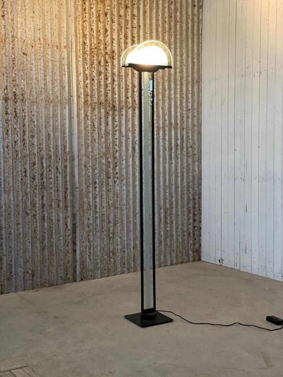 Vintage design floorlamp, Italy 1980s