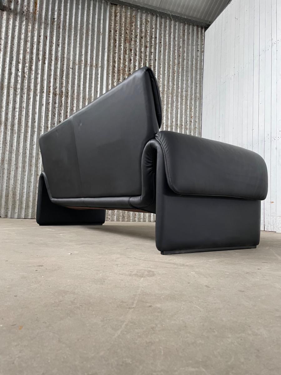 DS2011 Black Leather Sofa from de Sede, Switzerland, 1980s for