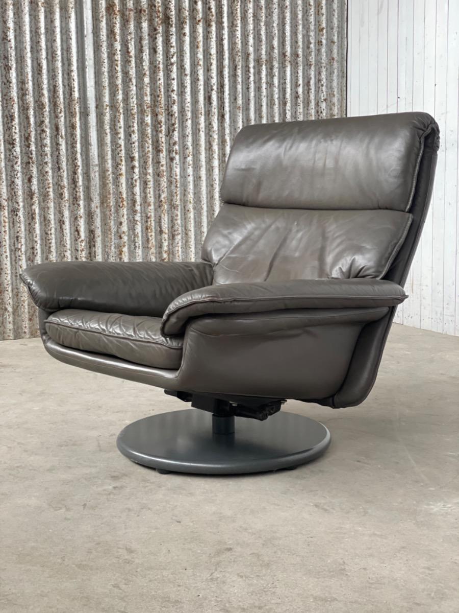 Vintage leather armchair - Dark grey - 1980s - Style Rolf Benz / de Sede - Design  