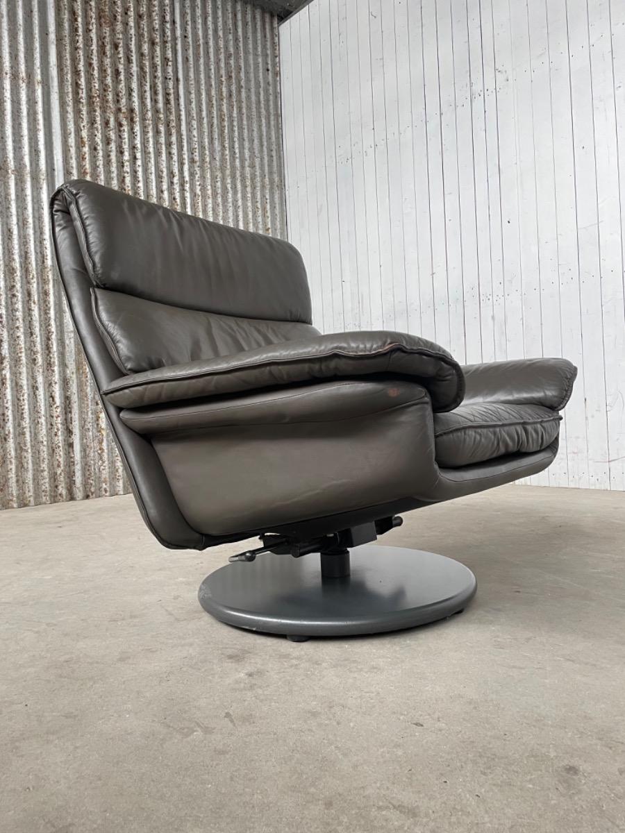 Vintage leather armchair - Dark grey - 1980s - Style Rolf Benz / de Sede - Design  