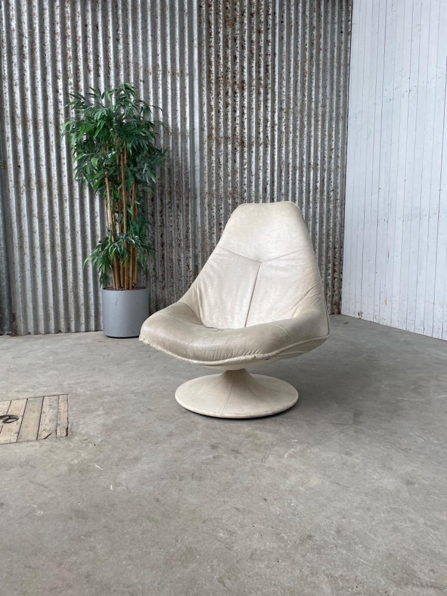 Vintage swivel loungechair white tulip, 1970s