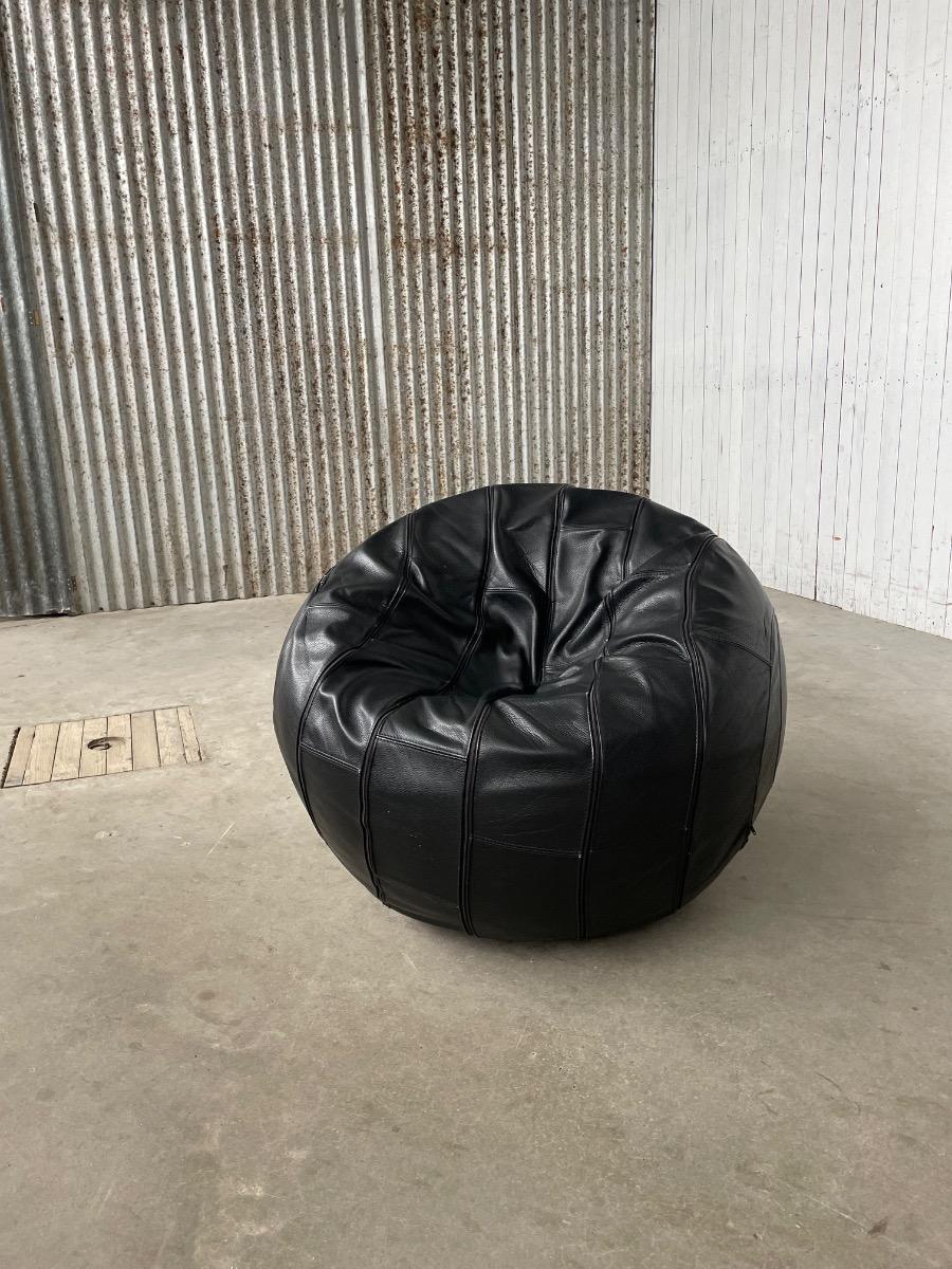 Vintage rare black leather patchwork Leolux Ball Chair