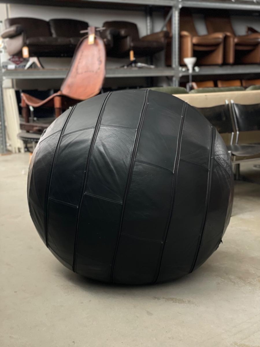 Vintage rare black leather patchwork Leolux Ball Chair