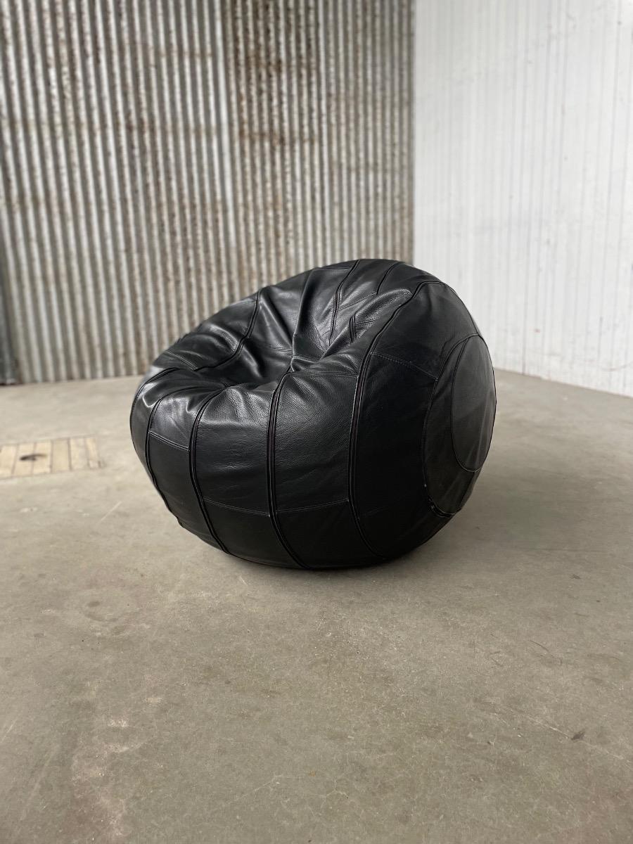 Vintage rare black leather patchwork Leolux Ball Chair