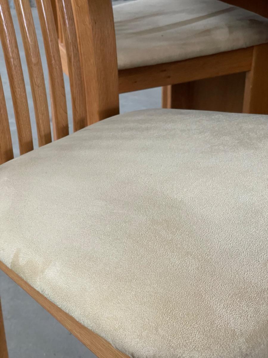 Vintage round extandable dining table in Oak Denmark 1970s design