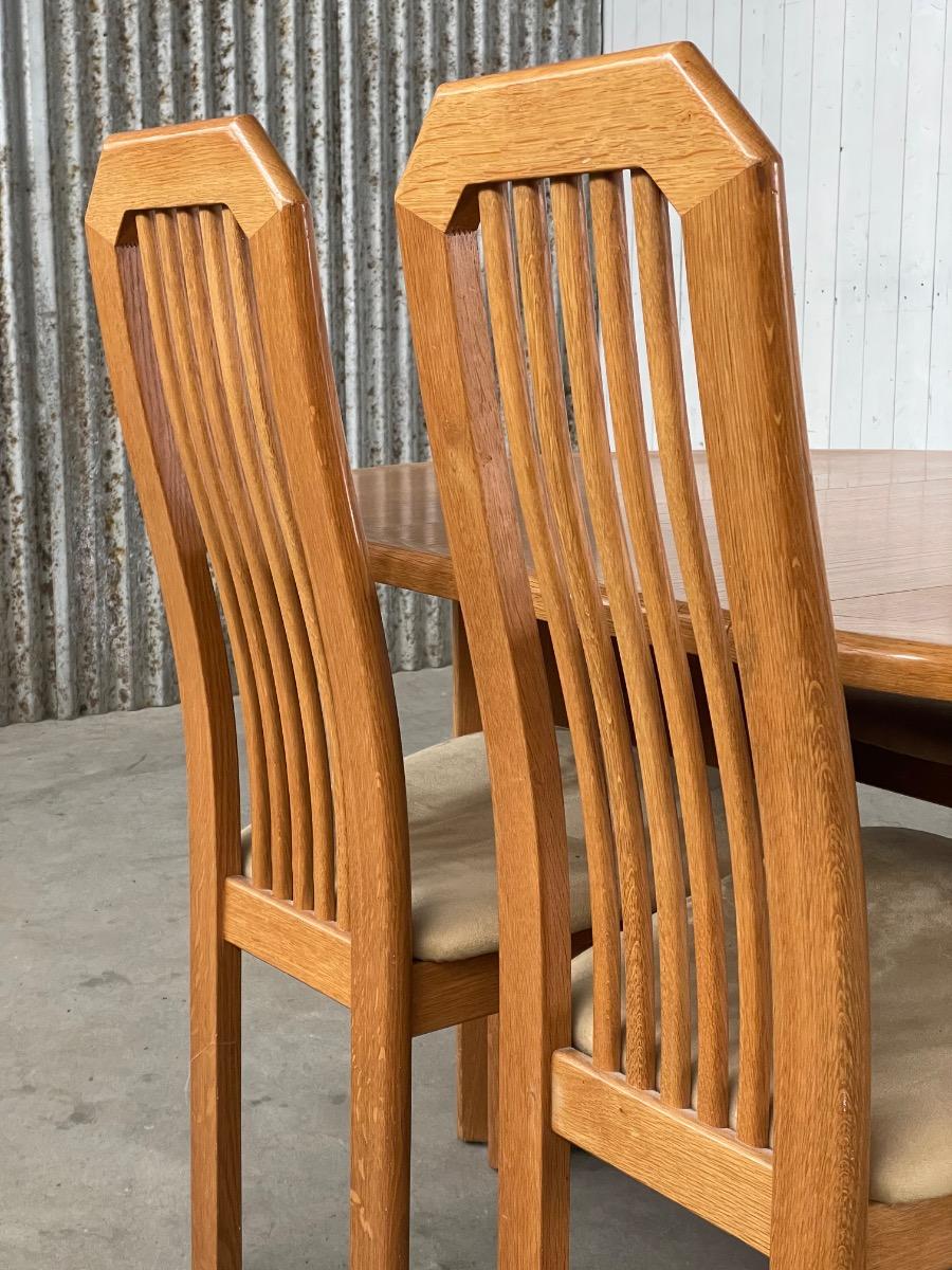 Vintage round extandable dining table in Oak Denmark 1970s design