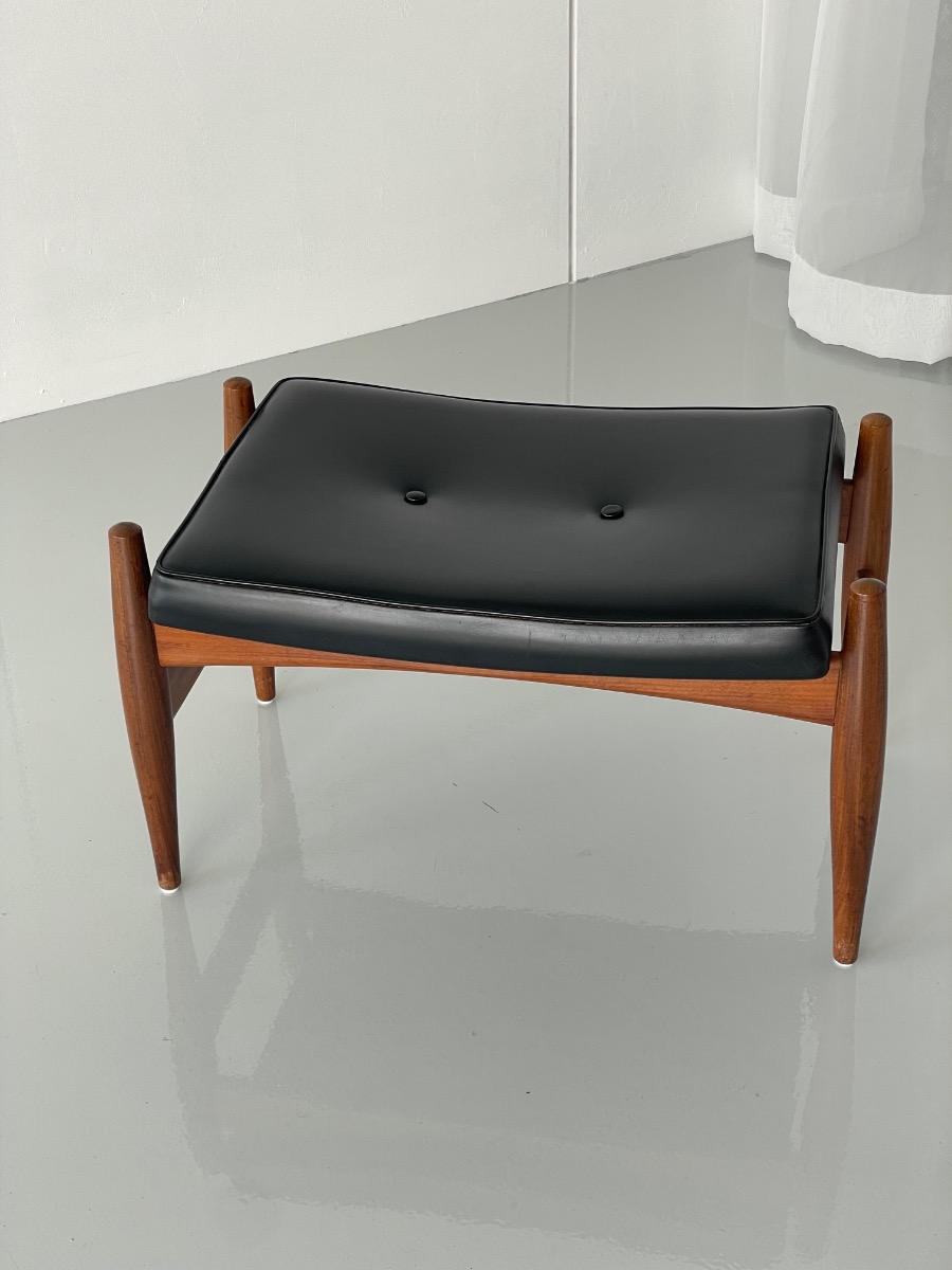 Vintage Spøttrup teakwood and black leather stool, Denmark 1960s